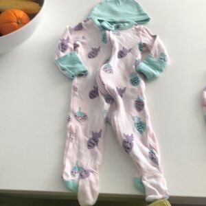 Finn & Emma Organic Pastel Onesie Footed PJ, Stripe Romper, Beanie Hat 0-3 Mon